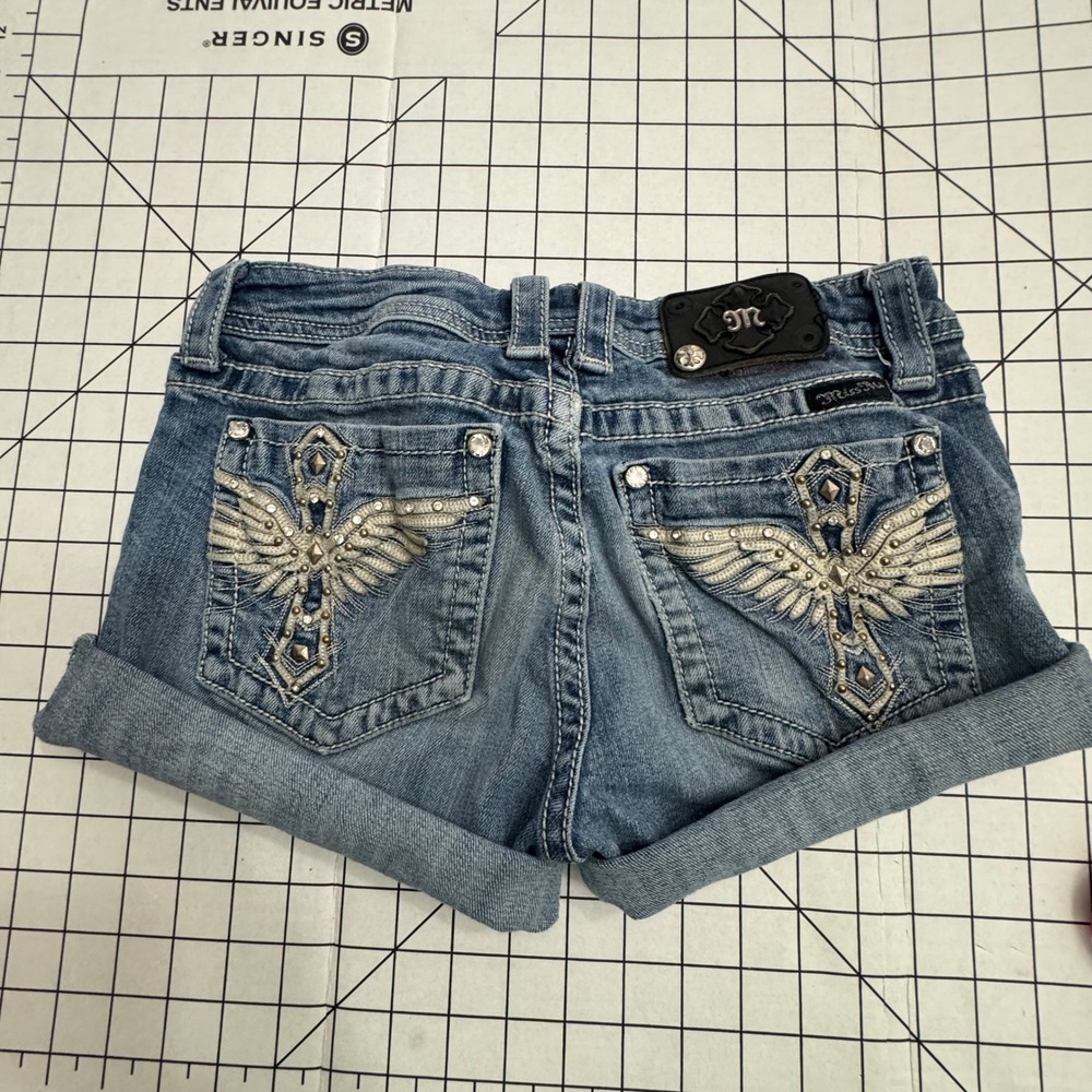 Miss Me JP5117B6 Winged Cross Embellished Denim Shorts Blue Size 29 Cuffed Hem
